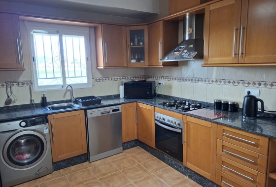 Venta - Chalet Independiente -
Catral