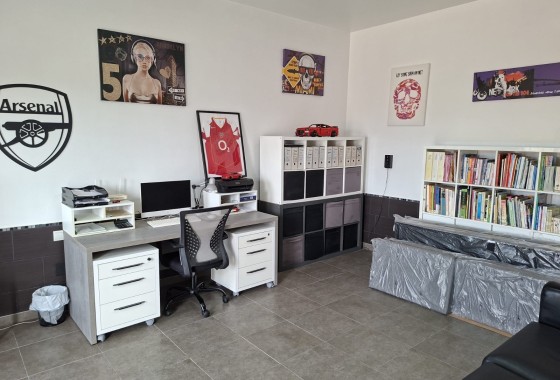 Venta - Chalet Independiente -
Catral