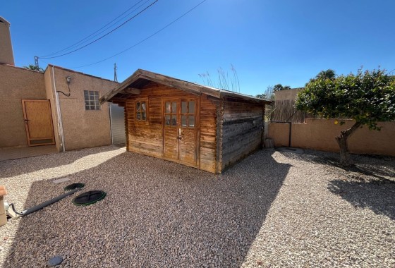 Venta - Chalet Independiente -
Catral