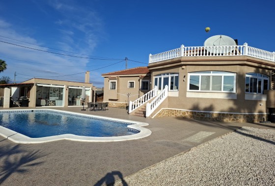 Venta - Chalet Independiente -
Catral