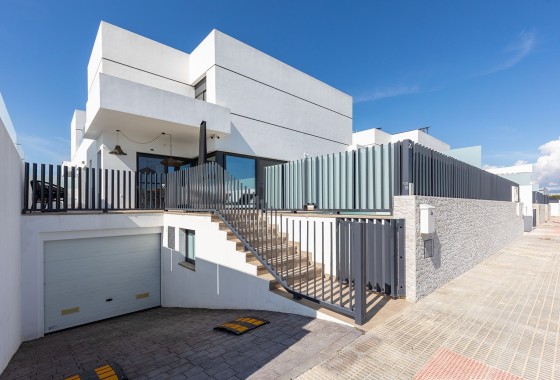 Venta - Casa de pueblo -
Dolores