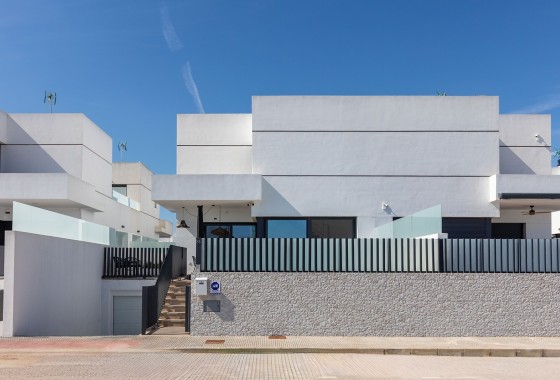 Venta - Casa de pueblo -
Dolores