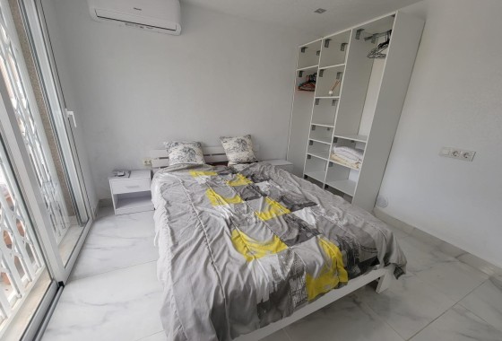 Venta - Casa de pueblo -
Pilar de la Horadada - Torre de la Horadada