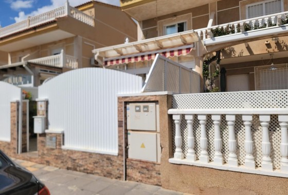 Venta - Casa de pueblo -
Pilar de la Horadada - Torre de la Horadada