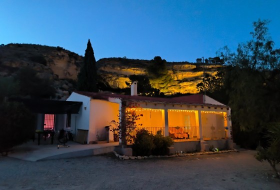 Herverkoop - Finca / Landhuis -
Fortuna