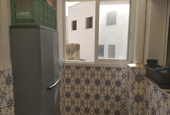 Sprzedaż - Dom miejski -
Hondón de las Nieves