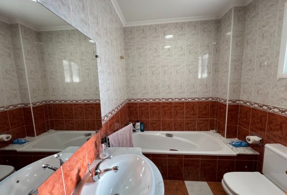 Sprzedaż - Dom miejski -
Hondón de las Nieves