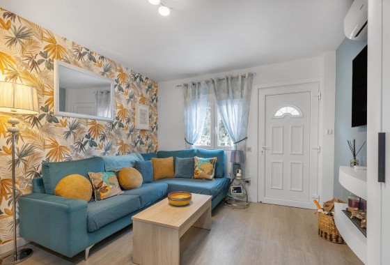 Sale - Detached Villa -
Guardamar del Segura - Urbanizaciones