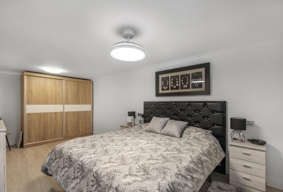 Sale - Detached Villa -
Guardamar del Segura - Urbanizaciones