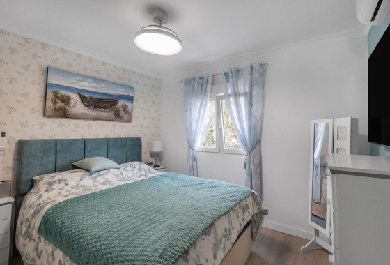 Sale - Detached Villa -
Guardamar del Segura - Urbanizaciones