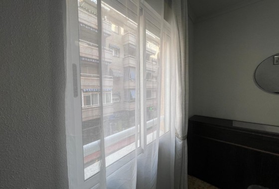 Revente - Appartement -
Torrevieja - Centro