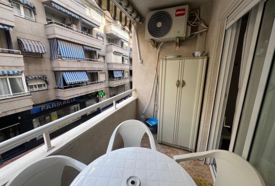 Revente - Appartement -
Torrevieja - Centro