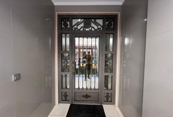 Revente - Appartement -
Torrevieja - Centro