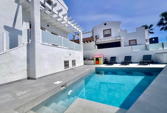 Sprzedaż - Willa wolnostojąca -
San Miguel de Salinas - Las filipinas