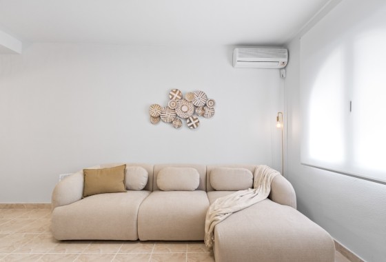 Resale - Stadthaus -
La Florida