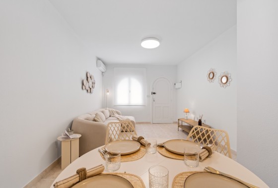 Resale - Stadthaus -
La Florida