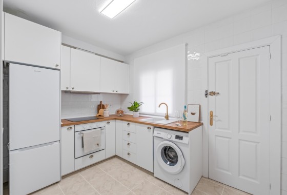 Resale - Stadthaus -
La Florida