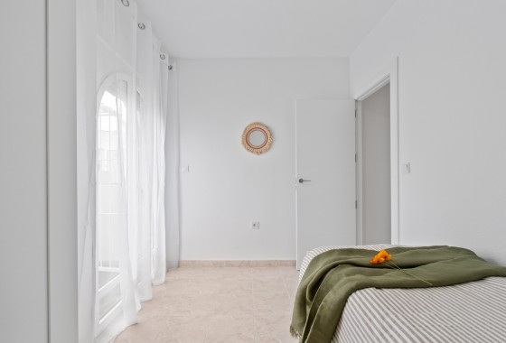 Resale - Stadthaus -
La Florida