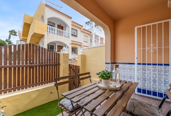 Resale - Stadthaus -
La Florida