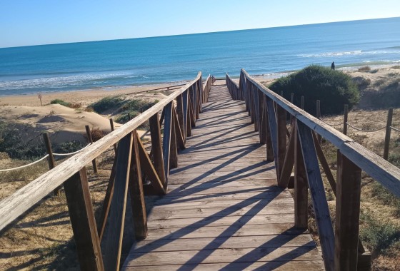 Revente - Appartement -
Guardamar del Segura - Urbanizaciones