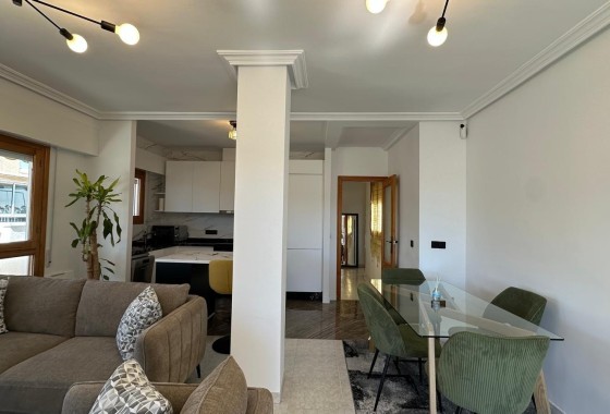 Revente - Appartement -
Torrevieja - Centro