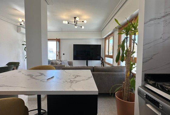 Revente - Appartement -
Torrevieja - Centro