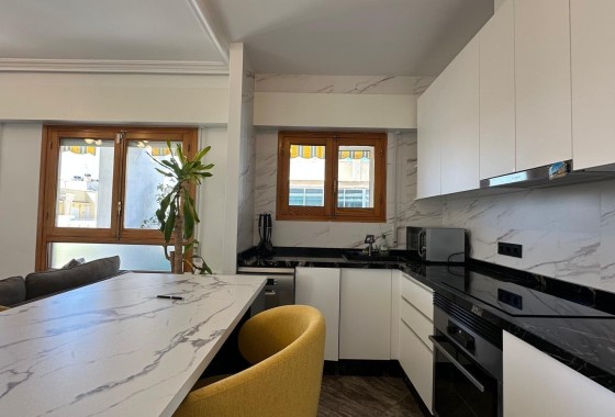 Revente - Appartement -
Torrevieja - Centro