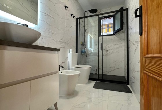 Revente - Appartement -
Torrevieja - Centro