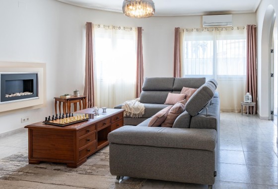 Resale - Freistehende Villa -
Orihuela Costa - Playa Flamenca
