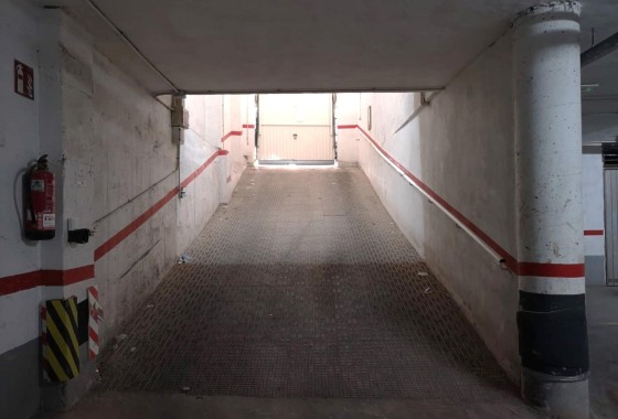 Herverkoop - Garage -
Torrevieja - Playa de los Locos