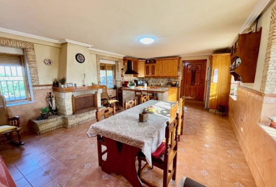 Wiederverkauf - Finca / Landhaus -
Orihuela