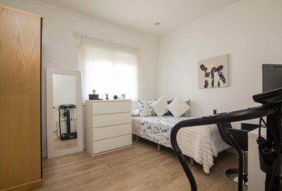 Herverkoop - Vrijstaande Villa -
Elche