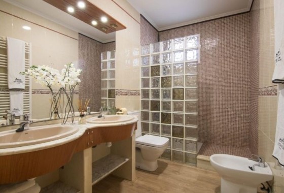 Herverkoop - Vrijstaande Villa -
Elche