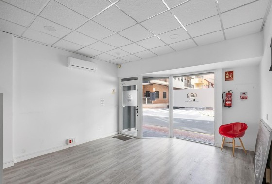 Herverkoop - Commercieel -
Torrevieja - La Mata pueblo