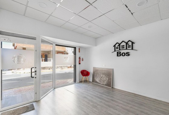 Herverkoop - Commercieel -
Torrevieja - La Mata pueblo