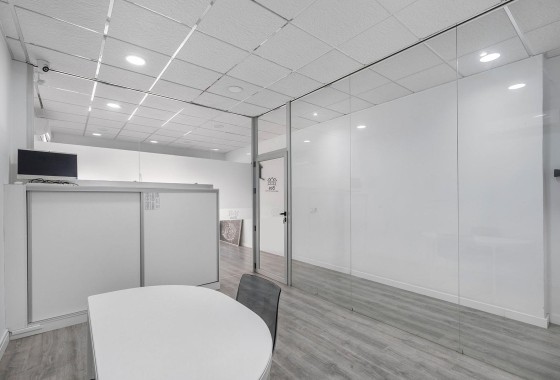 Herverkoop - Commercieel -
Torrevieja - La Mata pueblo