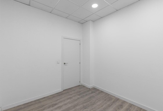 Herverkoop - Commercieel -
Torrevieja - La Mata pueblo