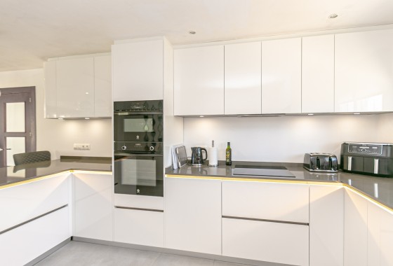 Sprzedaż - Willa wolnostojąca -
Campoamor - Lomas de Don Juan