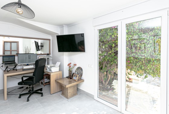 Sprzedaż - Willa wolnostojąca -
Campoamor - Lomas de Don Juan