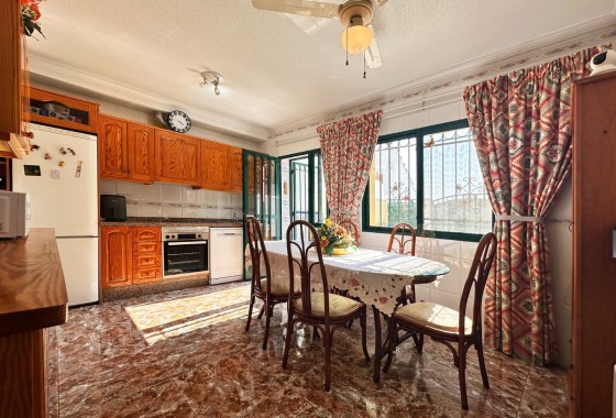 Sale - Town house -
Orihuela Costa - La Zenia