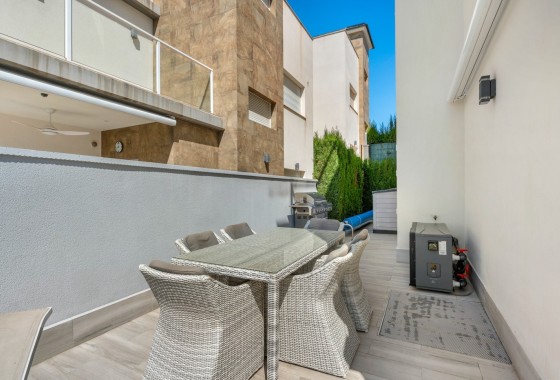 Sprzedaż - Willa wolnostojąca -
Torrevieja