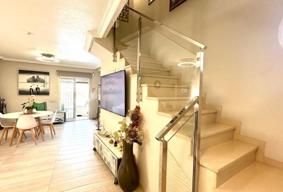 Sale - Detached Villa -
Orihuela Costa - La Regia