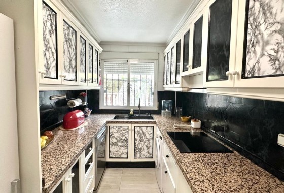 Sale - Detached Villa -
Orihuela Costa - La Regia