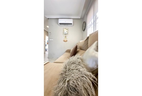 Sale - Detached Villa -
Orihuela Costa - La Regia