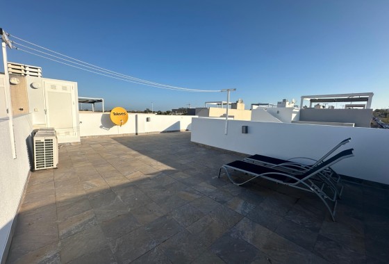Venta - Chalet Independiente -
Torrevieja