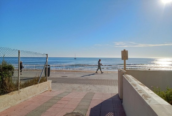 Herverkoop - Appartement / Flat -
Torrevieja - PLAYA DE LA MATA