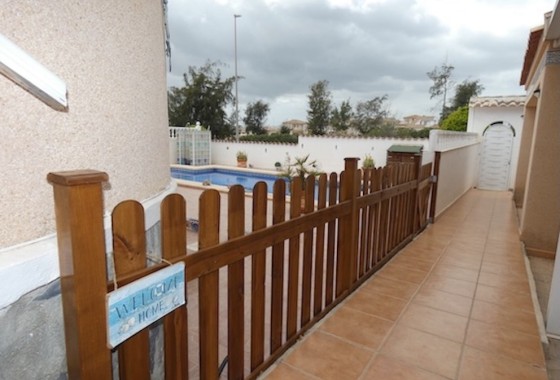 Venta - Chalet Independiente -
La Marina