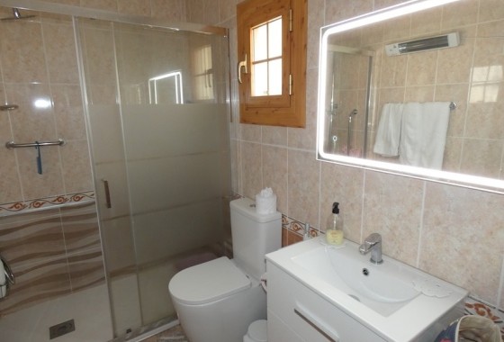 Venta - Chalet Independiente -
La Marina