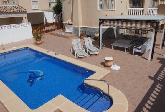 Venta - Chalet Independiente -
La Marina