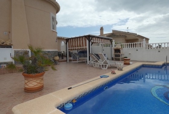Venta - Chalet Independiente -
La Marina
